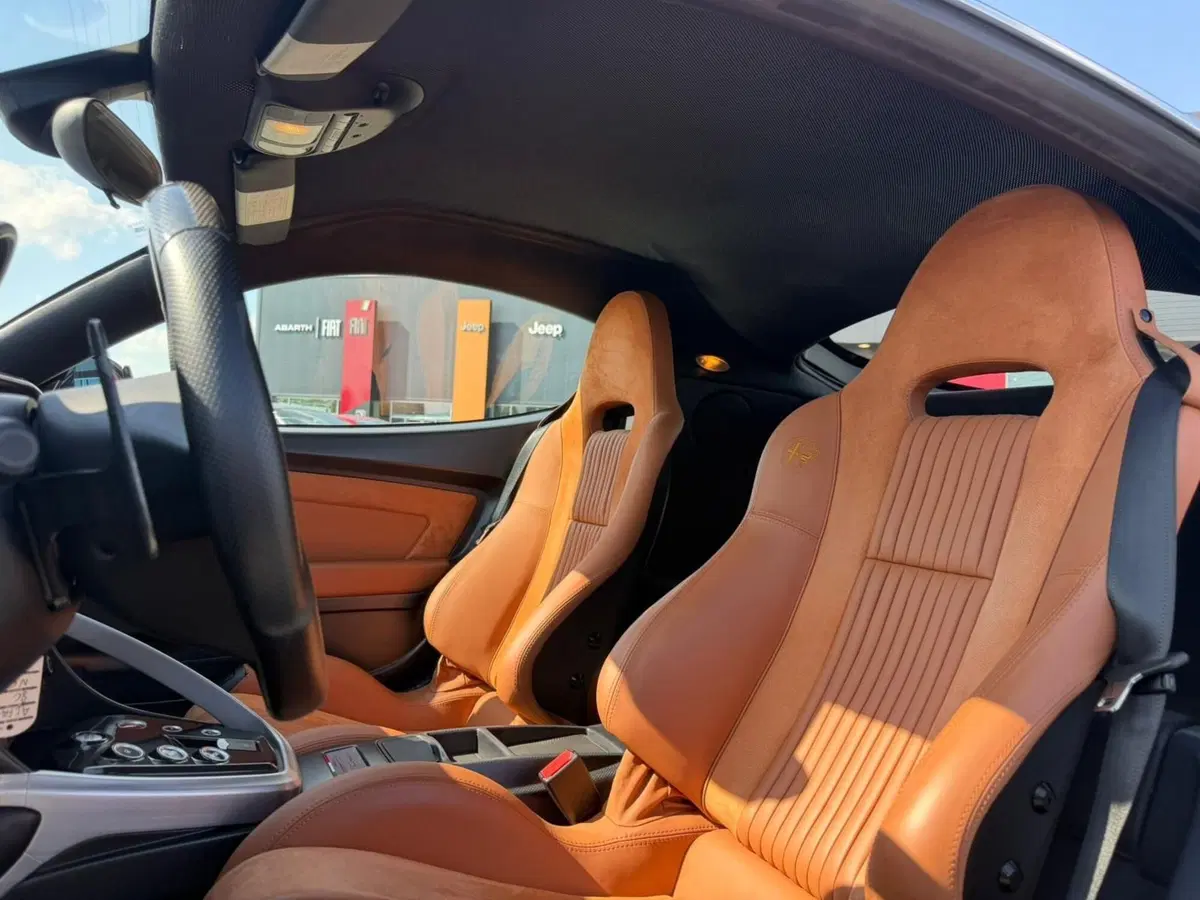 Alfa Romeo 8C Cabrio usata a Alessandria (16)