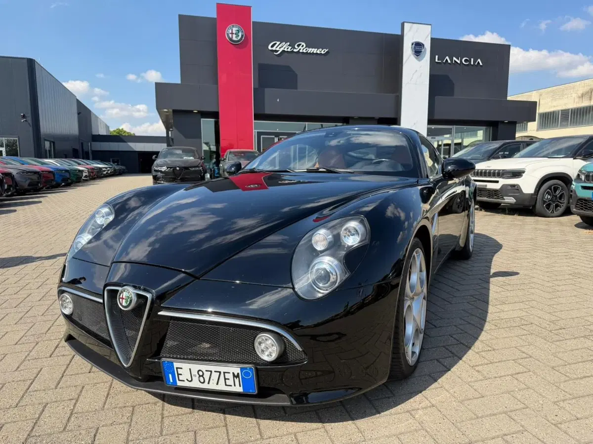 Alfa Romeo 8C Cabrio usata a Alessandria (2)
