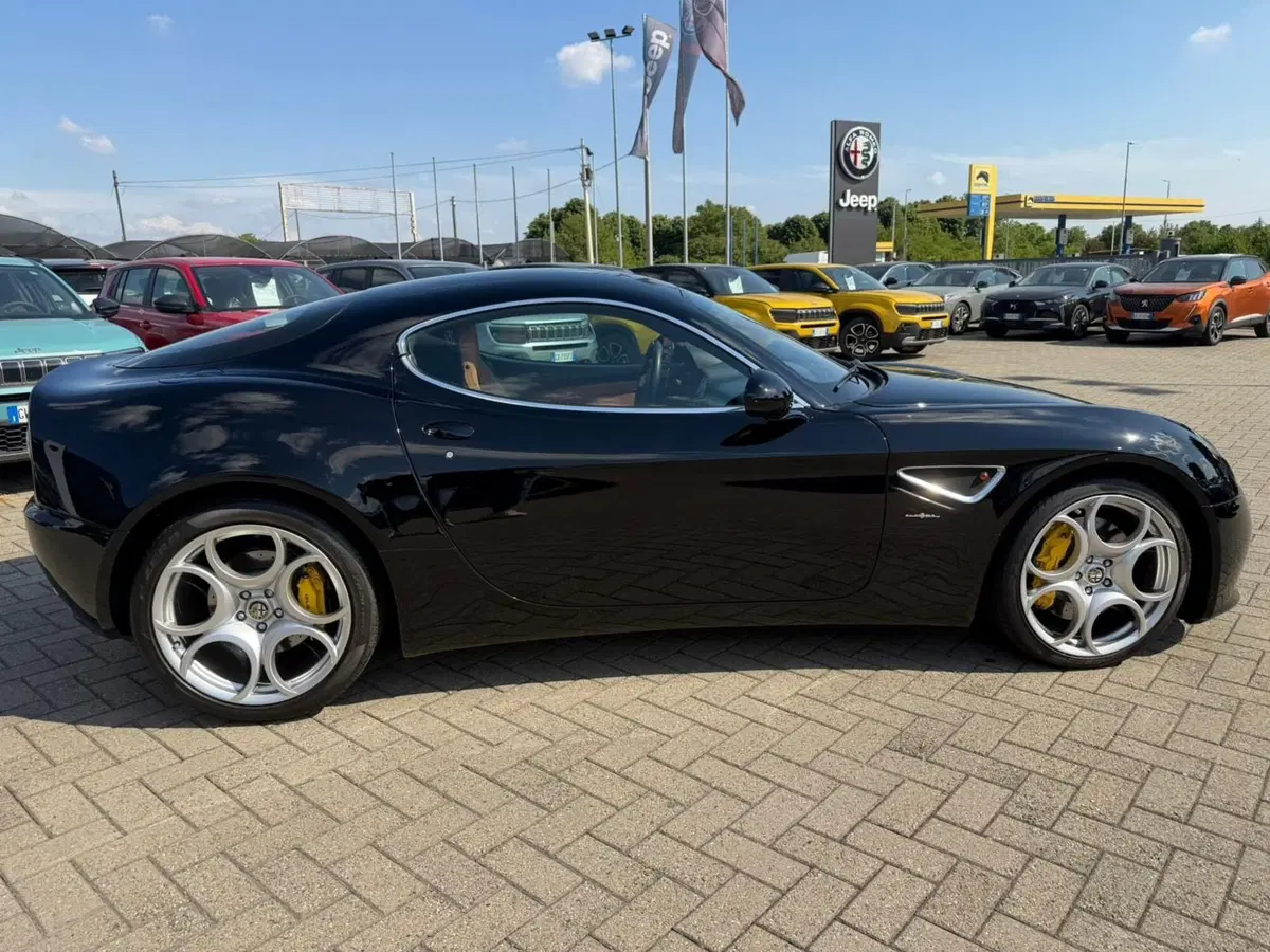 Alfa Romeo 8C Cabrio usata a Alessandria (5)