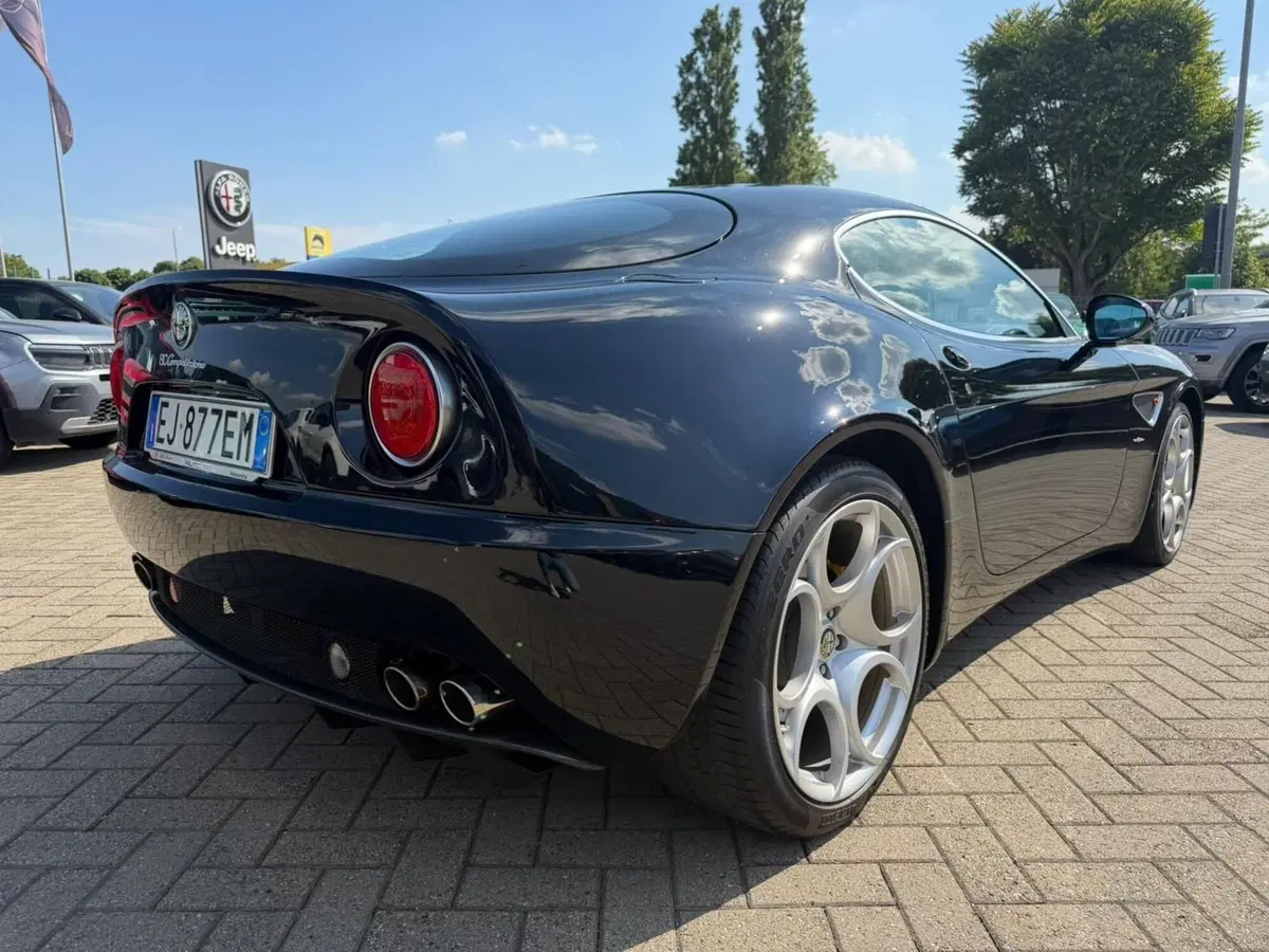 Alfa Romeo 8C Cabrio usata a Alessandria (6)