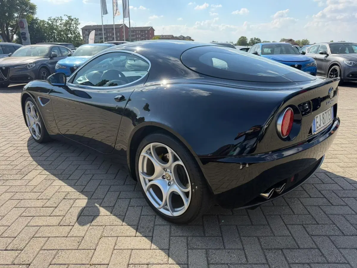 Alfa Romeo 8C Cabrio usata a Alessandria (9)