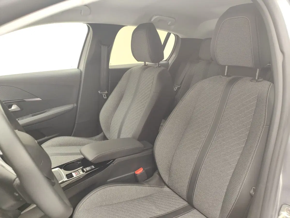 Peugeot 208 usata a Como (10)