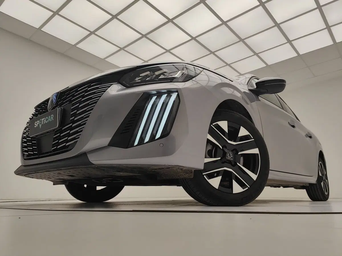 Peugeot 208 usata a Como (12)