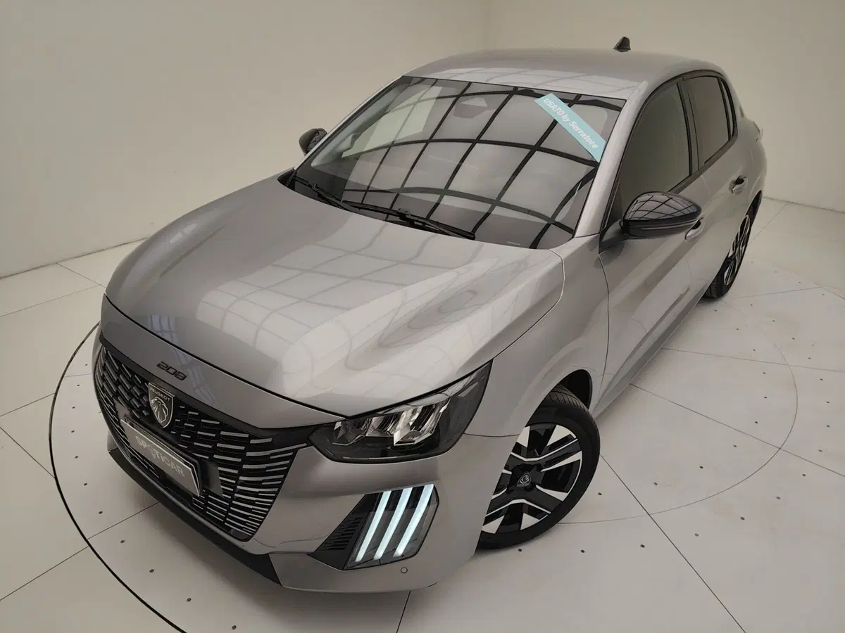 Peugeot 208 usata a Como (13)