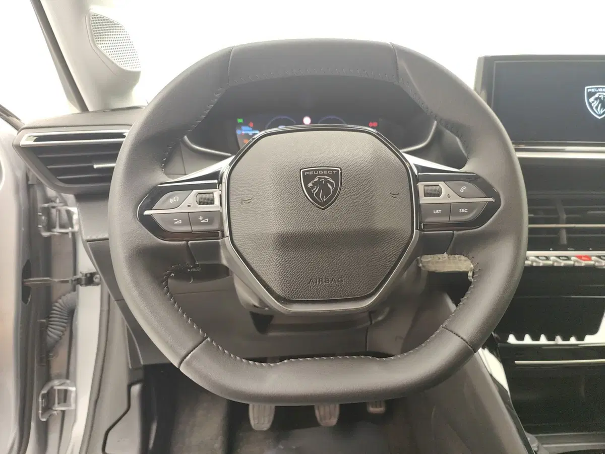 Peugeot 208 usata a Como (14)