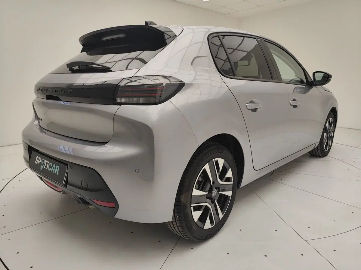 Peugeot 208 usata a Como (5)