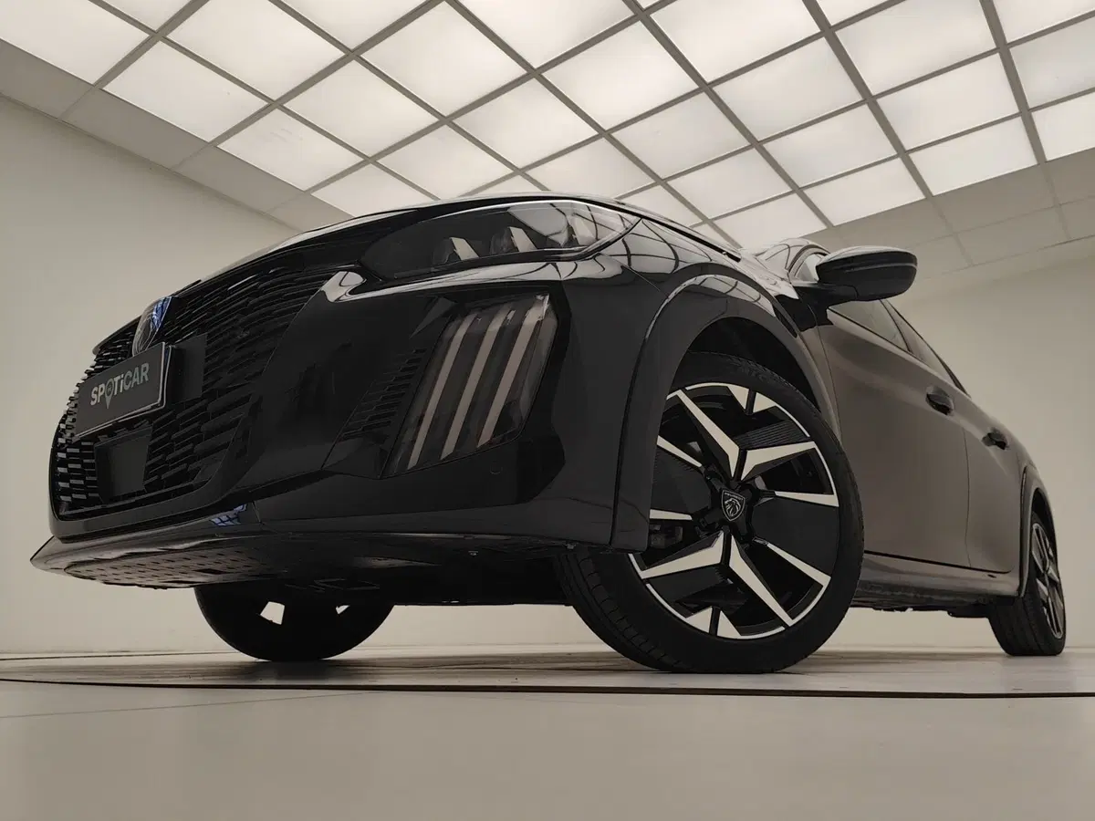 Peugeot 208 usata a Como (14)