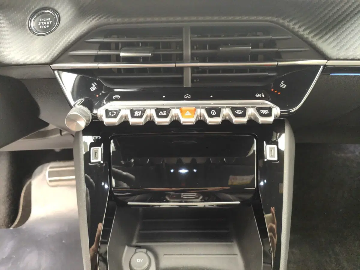 Peugeot 208 usata a Como (16)