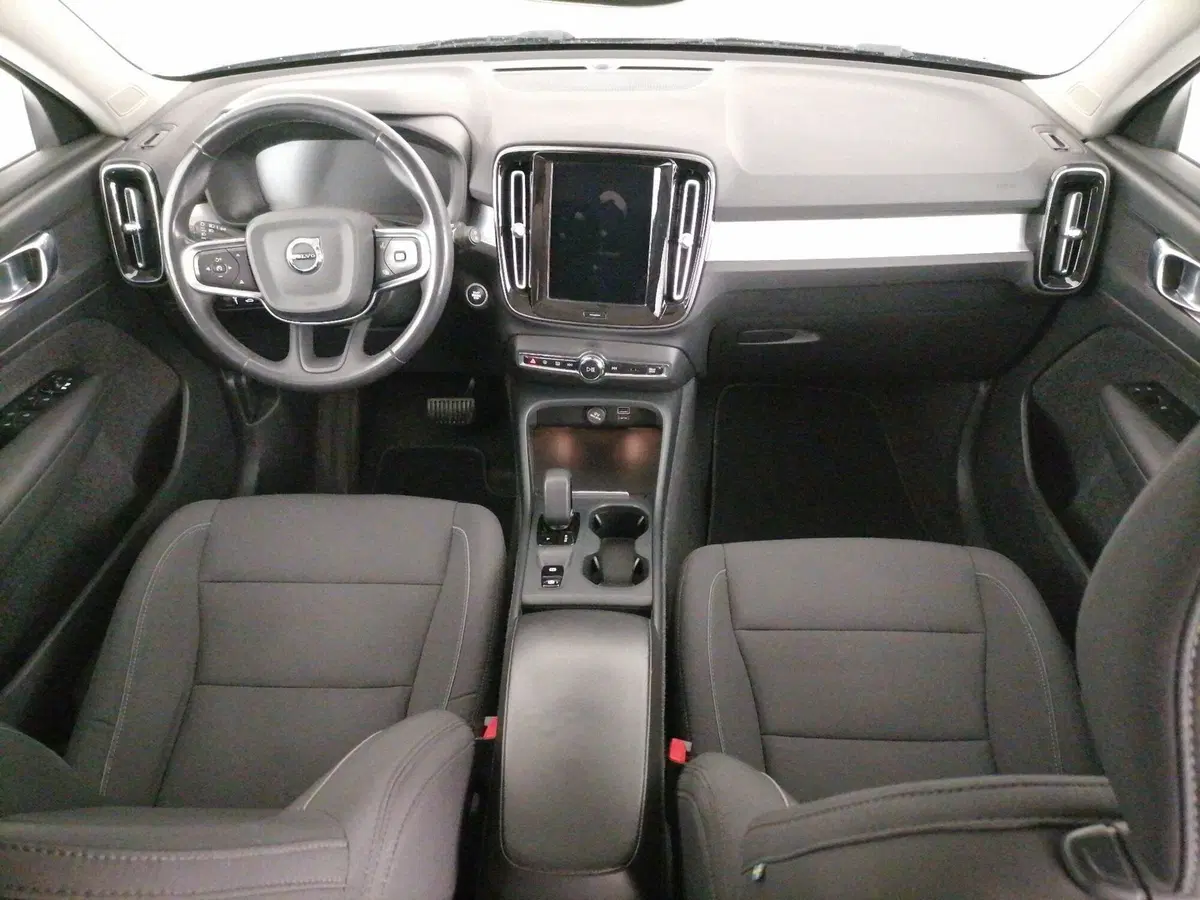 Volvo XC40 usata a Roma (9)