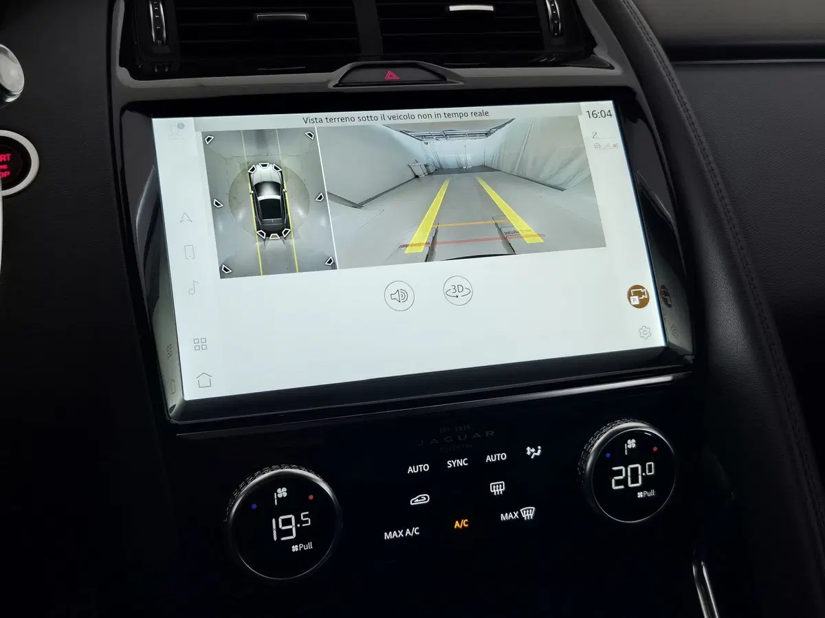 Jaguar E-Pace usata a Torino (14)