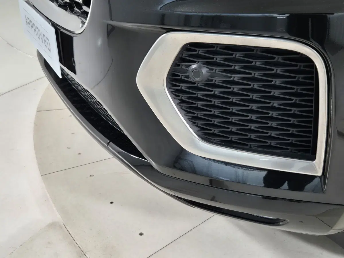 Jaguar E-Pace usata a Torino (20)