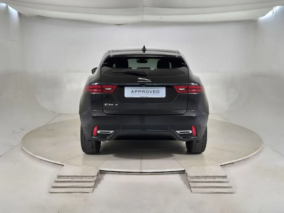Jaguar E-Pace usata a Torino (7)