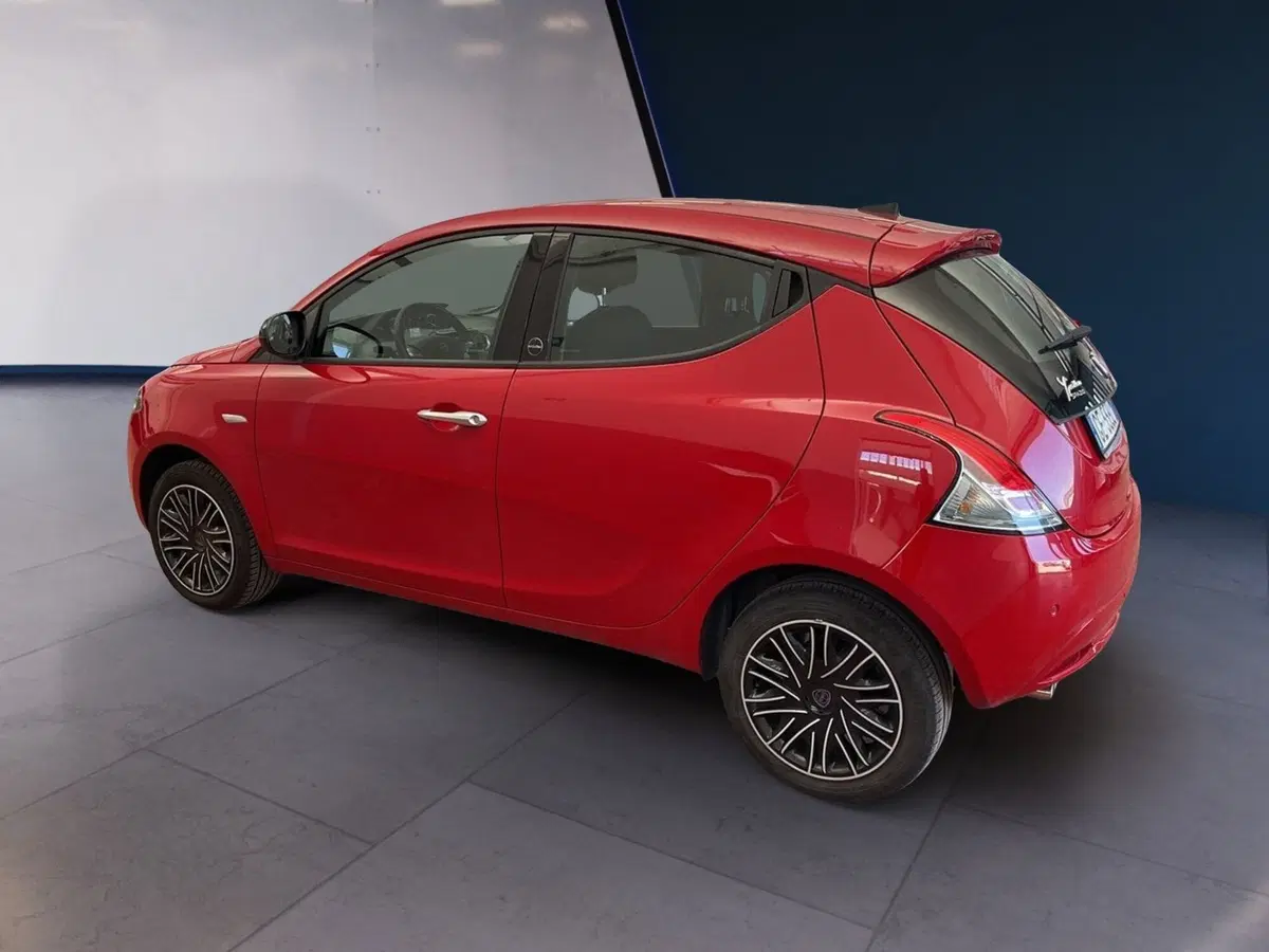 Lancia Ypsilon usata a Torino (4)