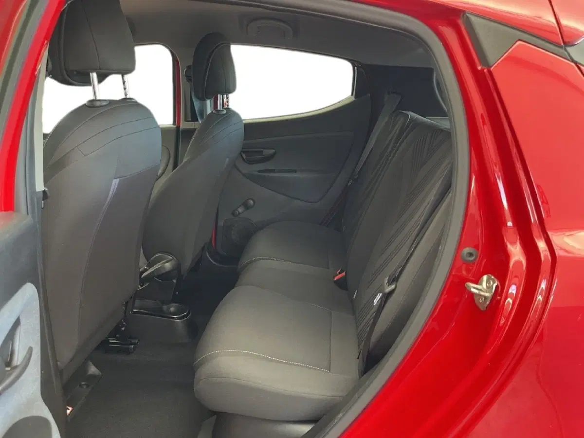 Lancia Ypsilon usata a Torino (8)