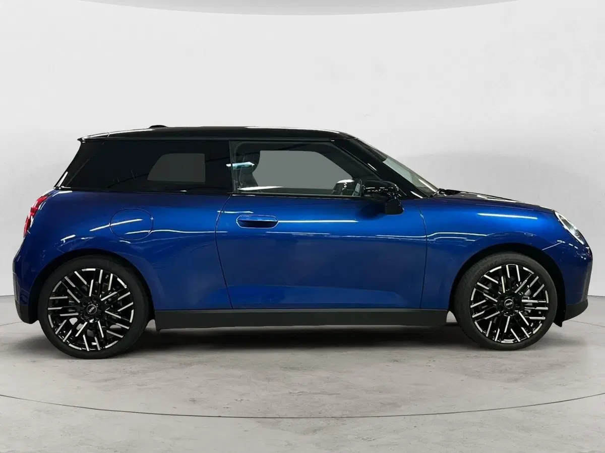 MINI Mini nuova a Genova (5)