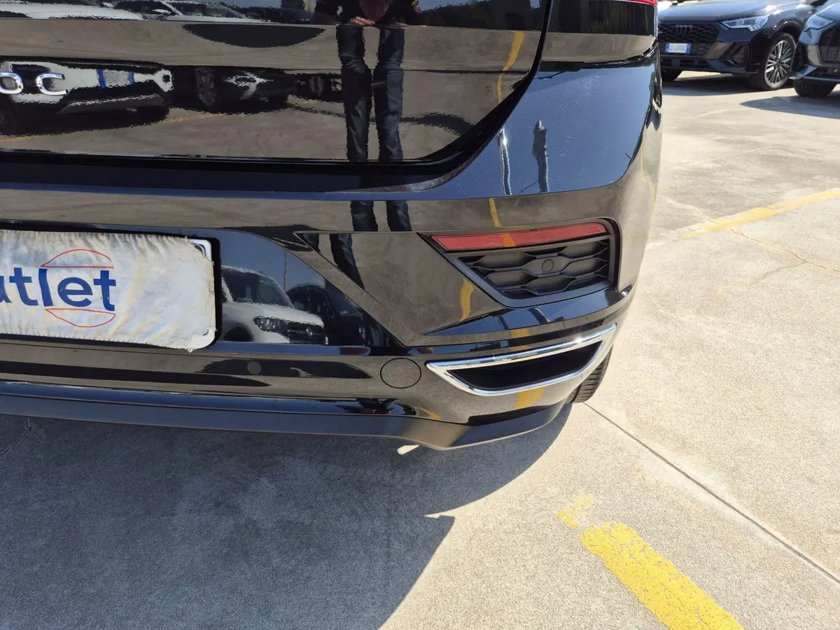 Volkswagen T-Roc usata  (18)
