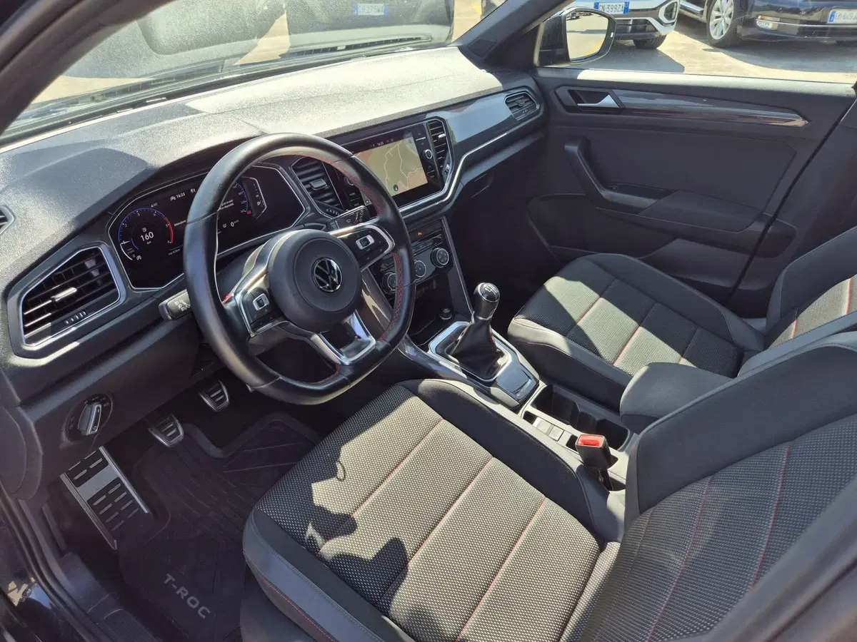 Volkswagen T-Roc usata  (5)