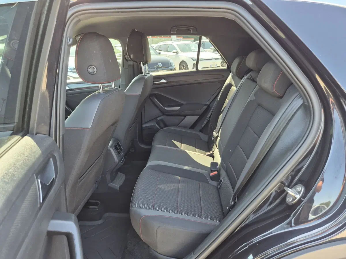 Volkswagen T-Roc usata  (6)