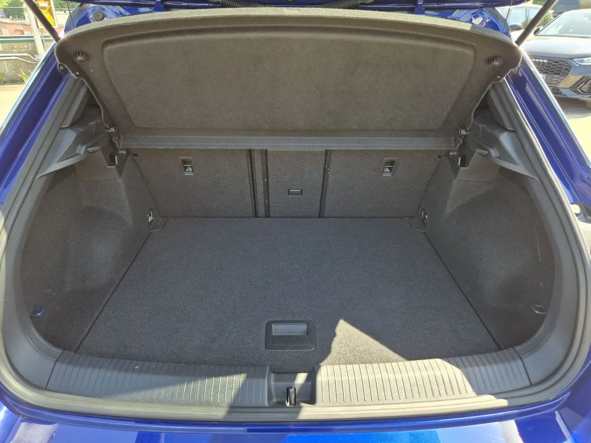 Volkswagen T-Roc usata  (11)