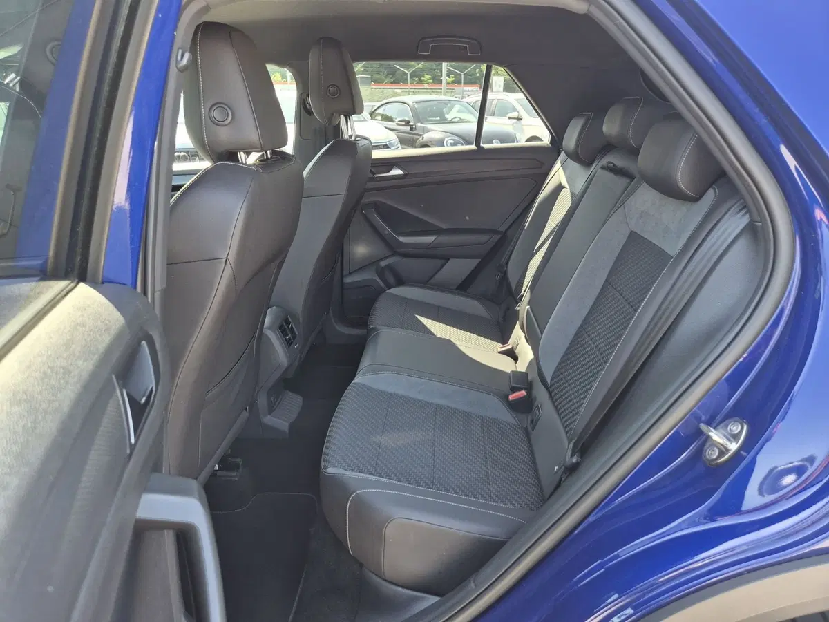 Volkswagen T-Roc usata  (7)