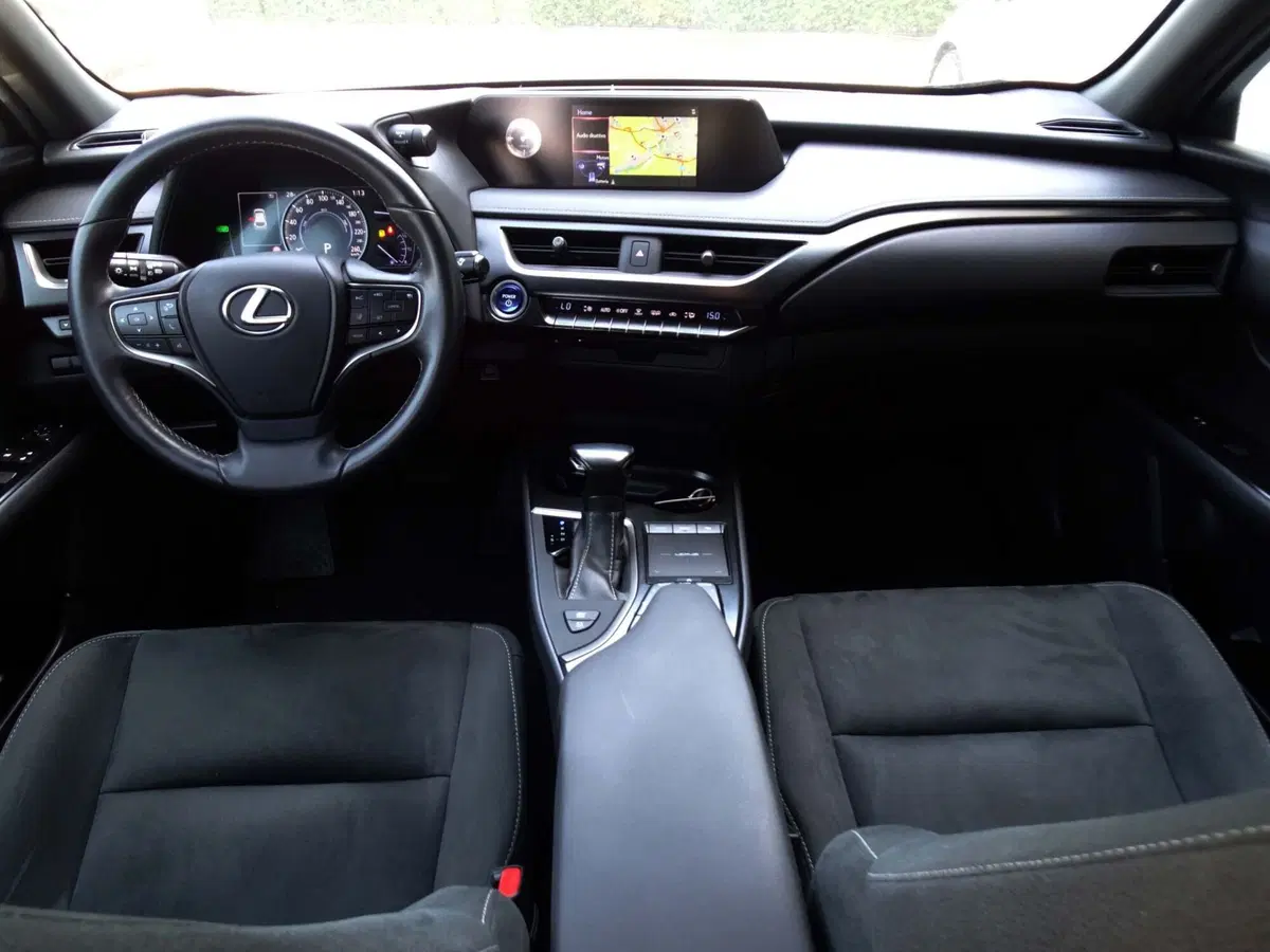 Lexus UX usata a Venezia (12)