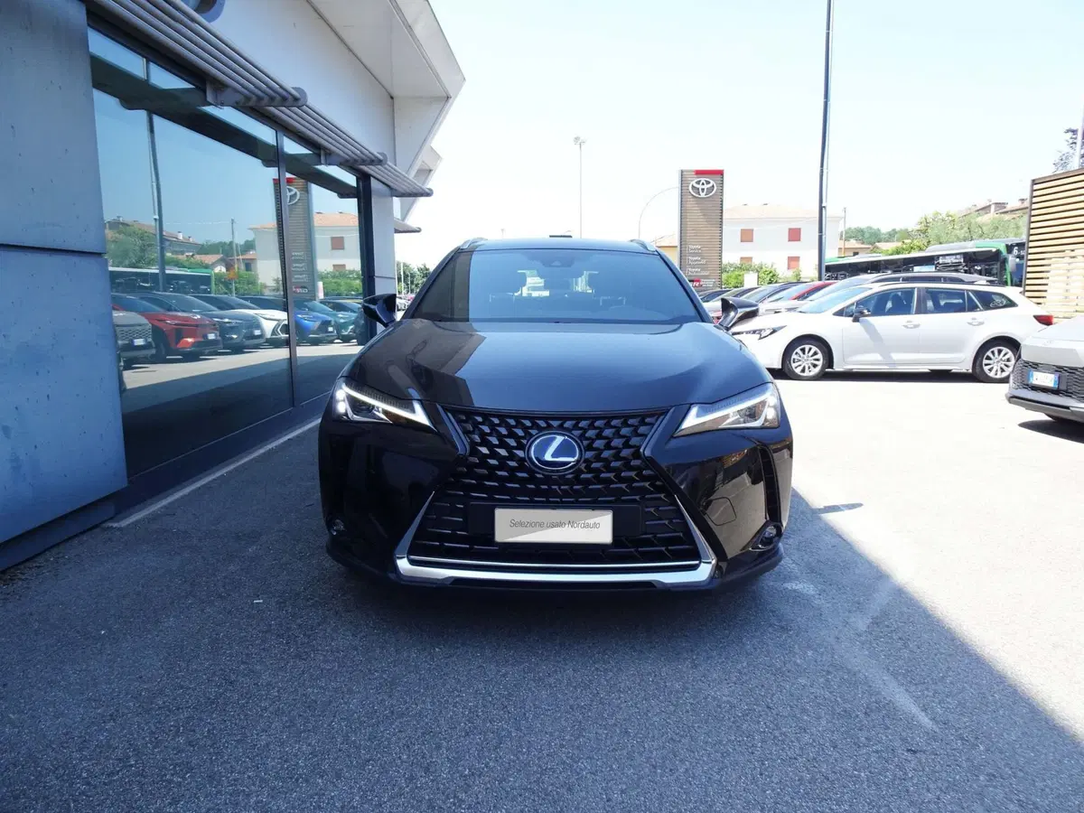 Lexus UX usata a Venezia (2)