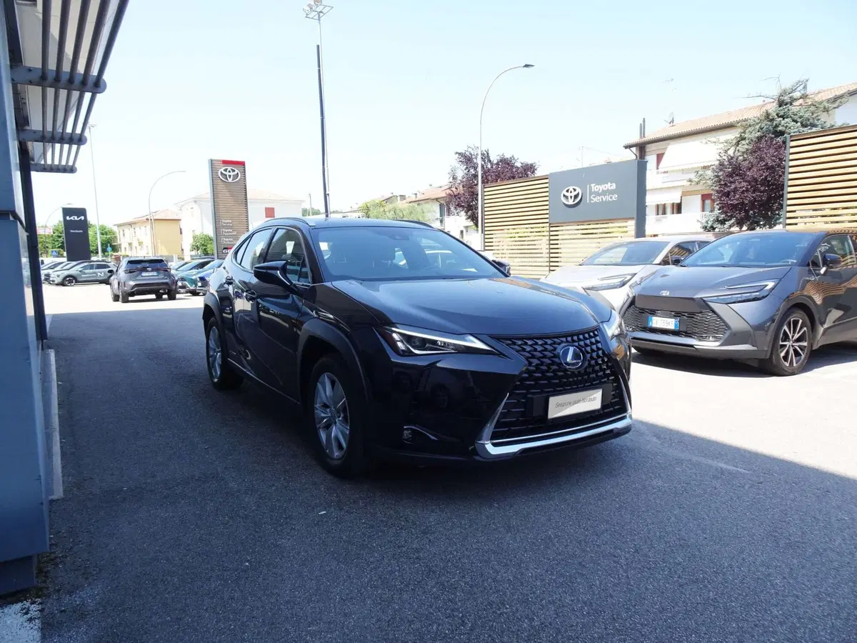 Lexus UX usata a Venezia (3)