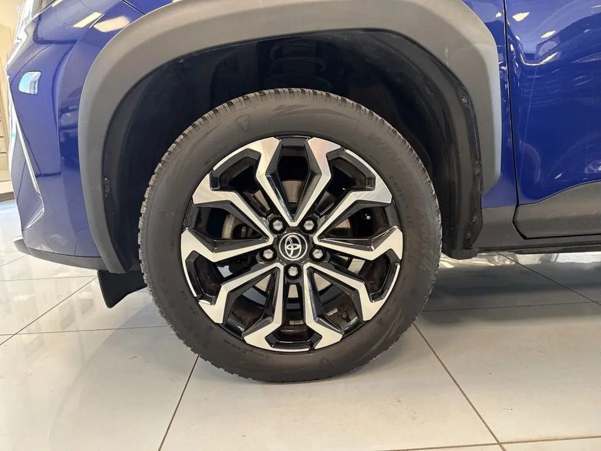 Toyota Yaris Cross usata a Prato (9)