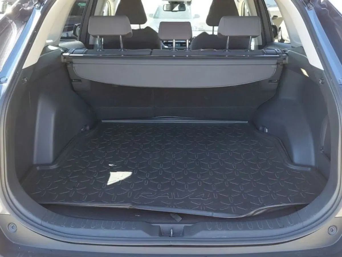 Toyota Rav4 usata a Cagliari (7)