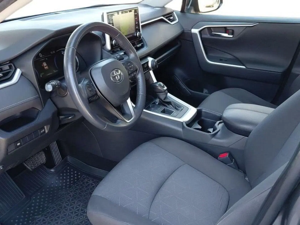 Toyota Rav4 usata a Cagliari (8)