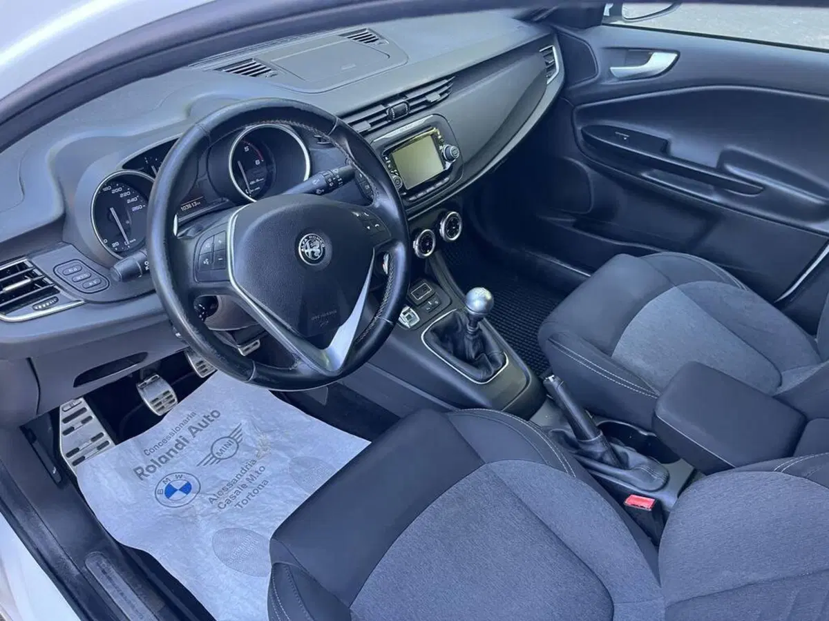 Alfa Romeo Giulietta usata a Alessandria (10)