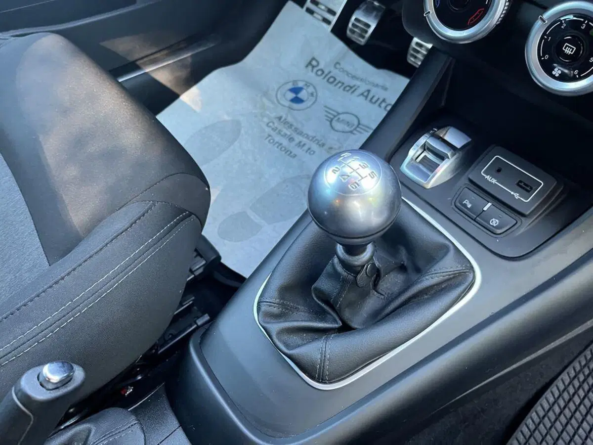 Alfa Romeo Giulietta usata a Alessandria (13)