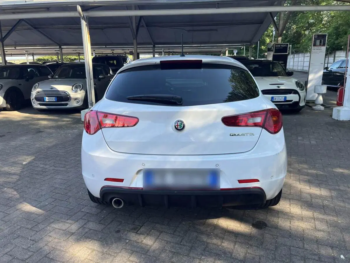Alfa Romeo Giulietta usata a Alessandria (7)