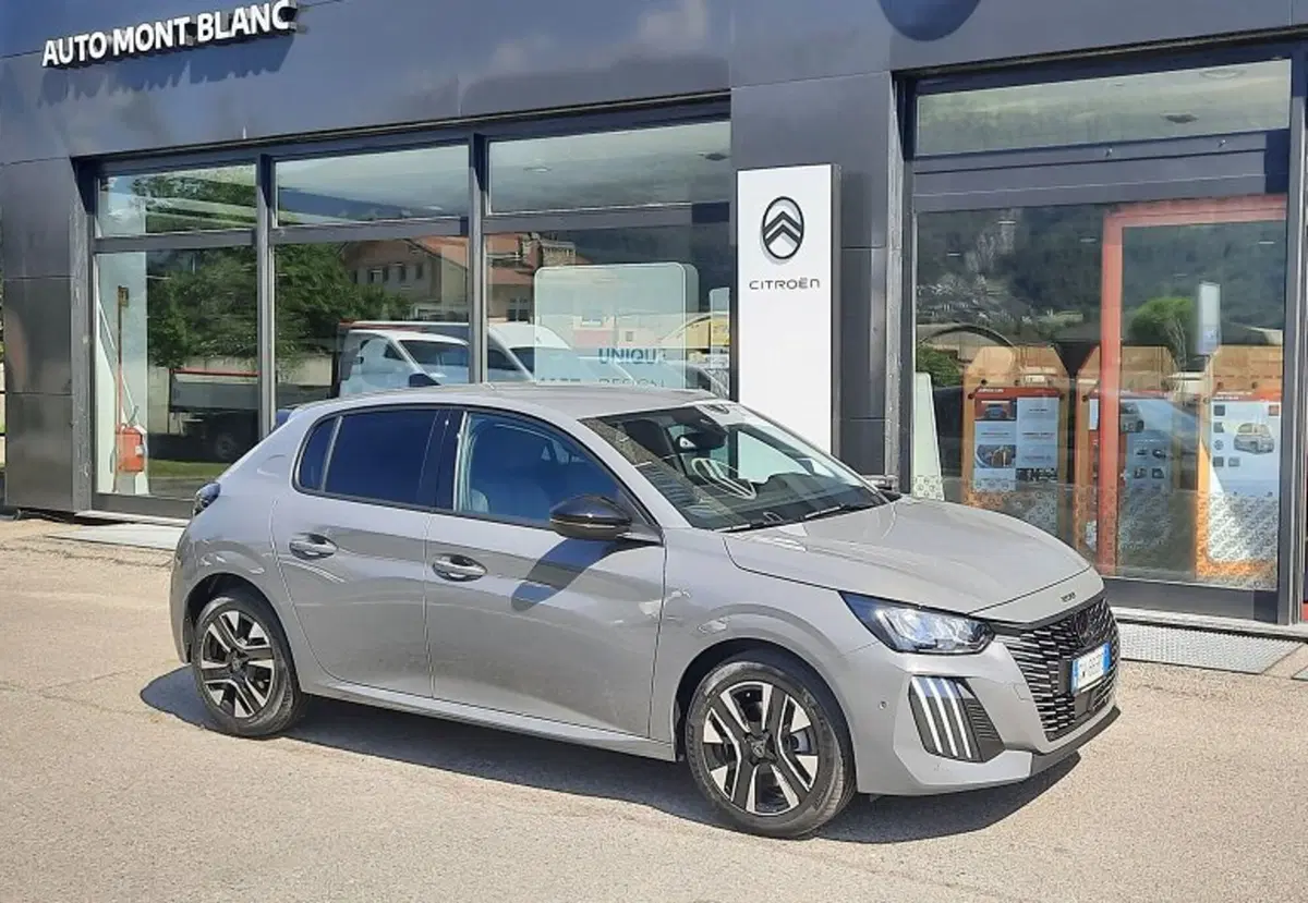 Peugeot 208 nuova a Aosta