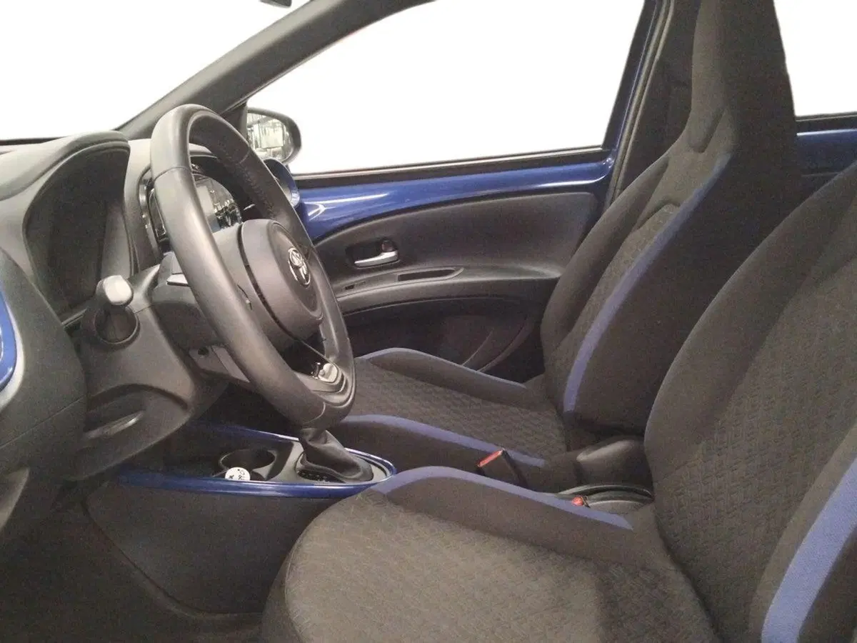 Toyota Aygo X usata a Roma (7)