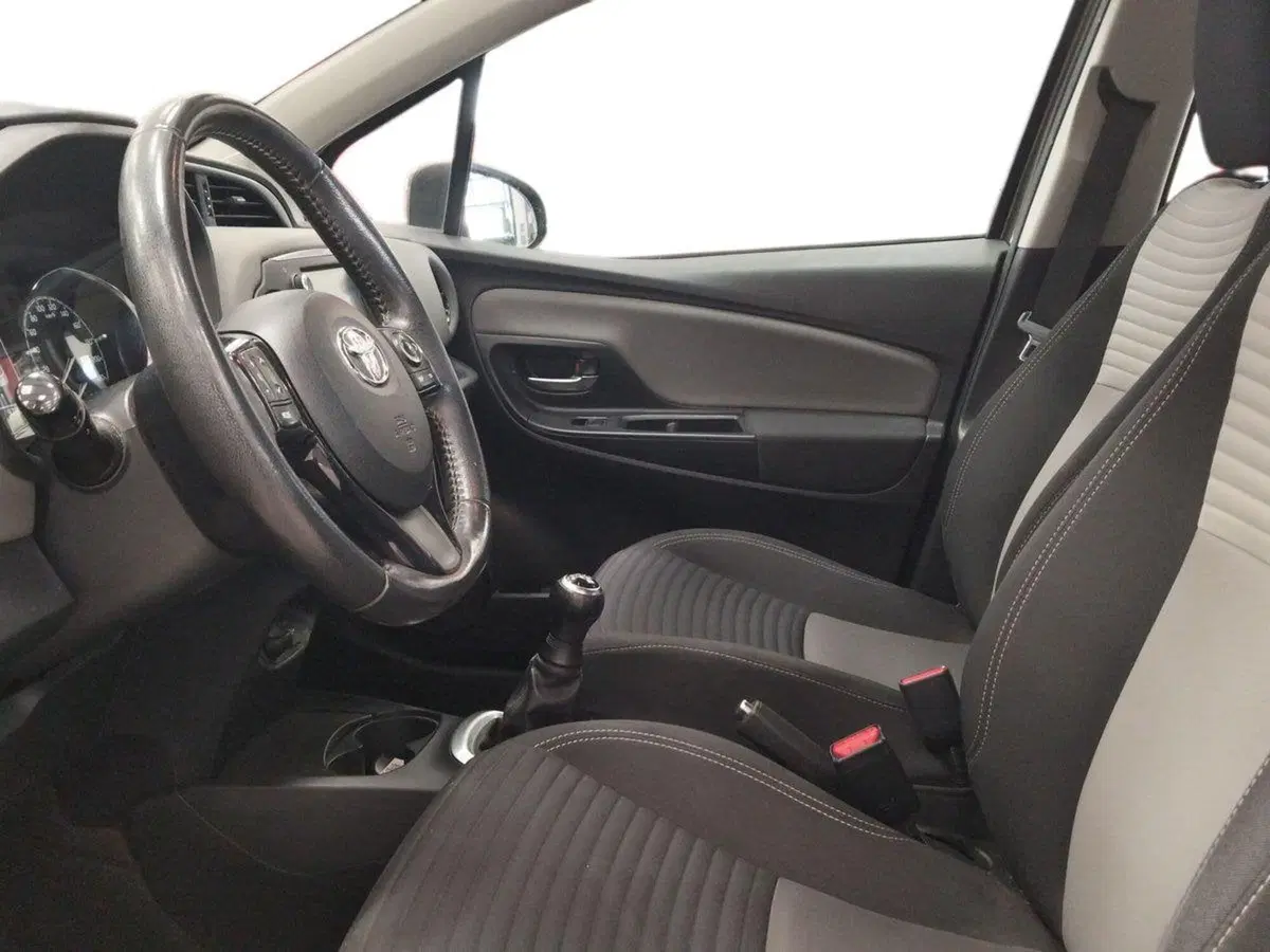 Toyota Yaris usata a Roma (6)
