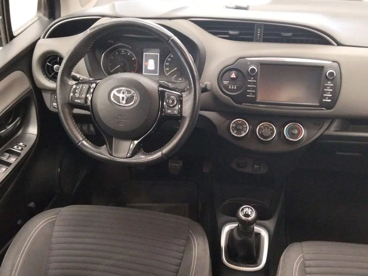 Toyota Yaris usata a Roma (7)