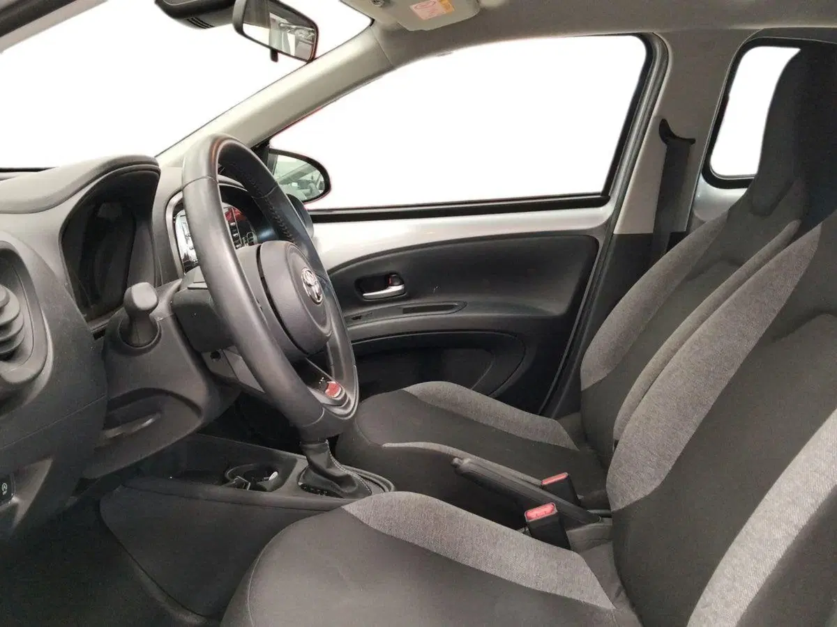Toyota Aygo X usata a Roma (7)