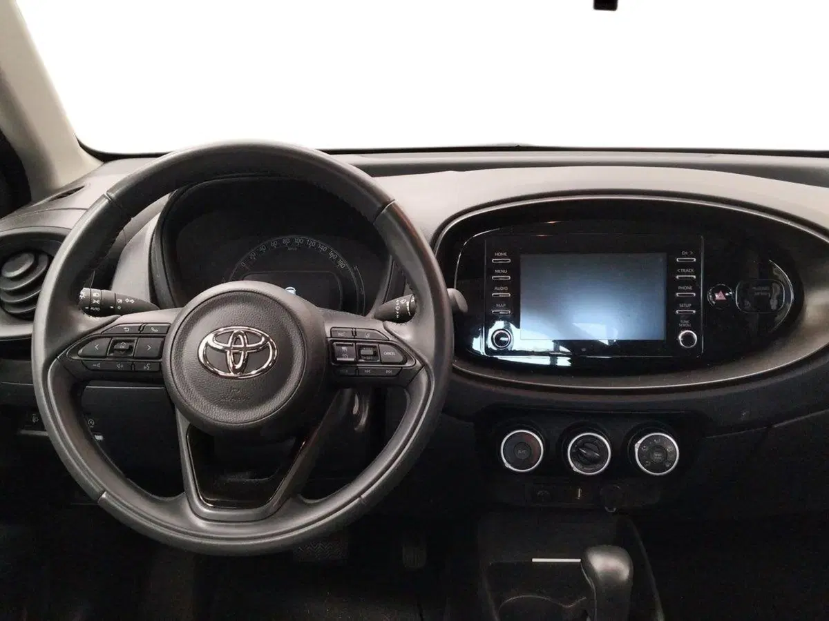 Toyota Aygo X usata a Roma (8)