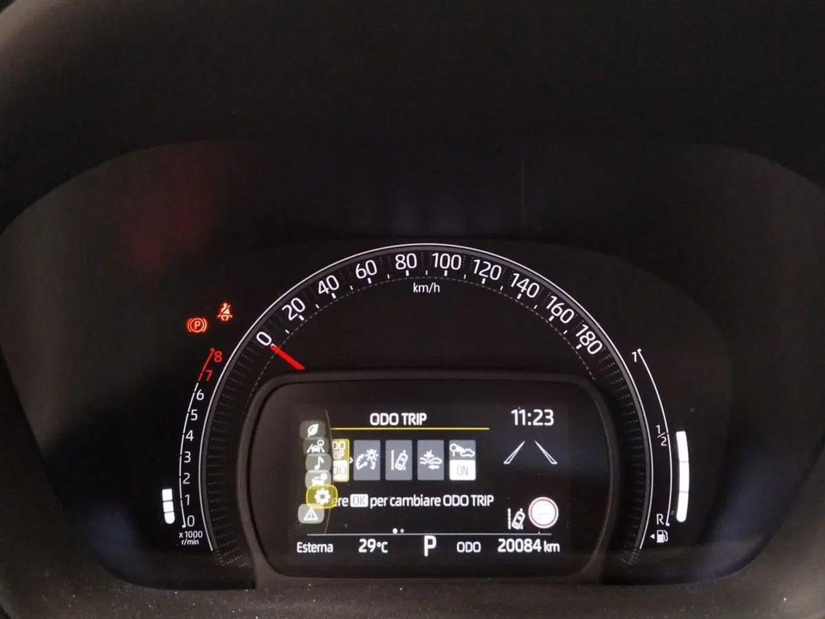 Toyota Aygo X usata a Roma (9)