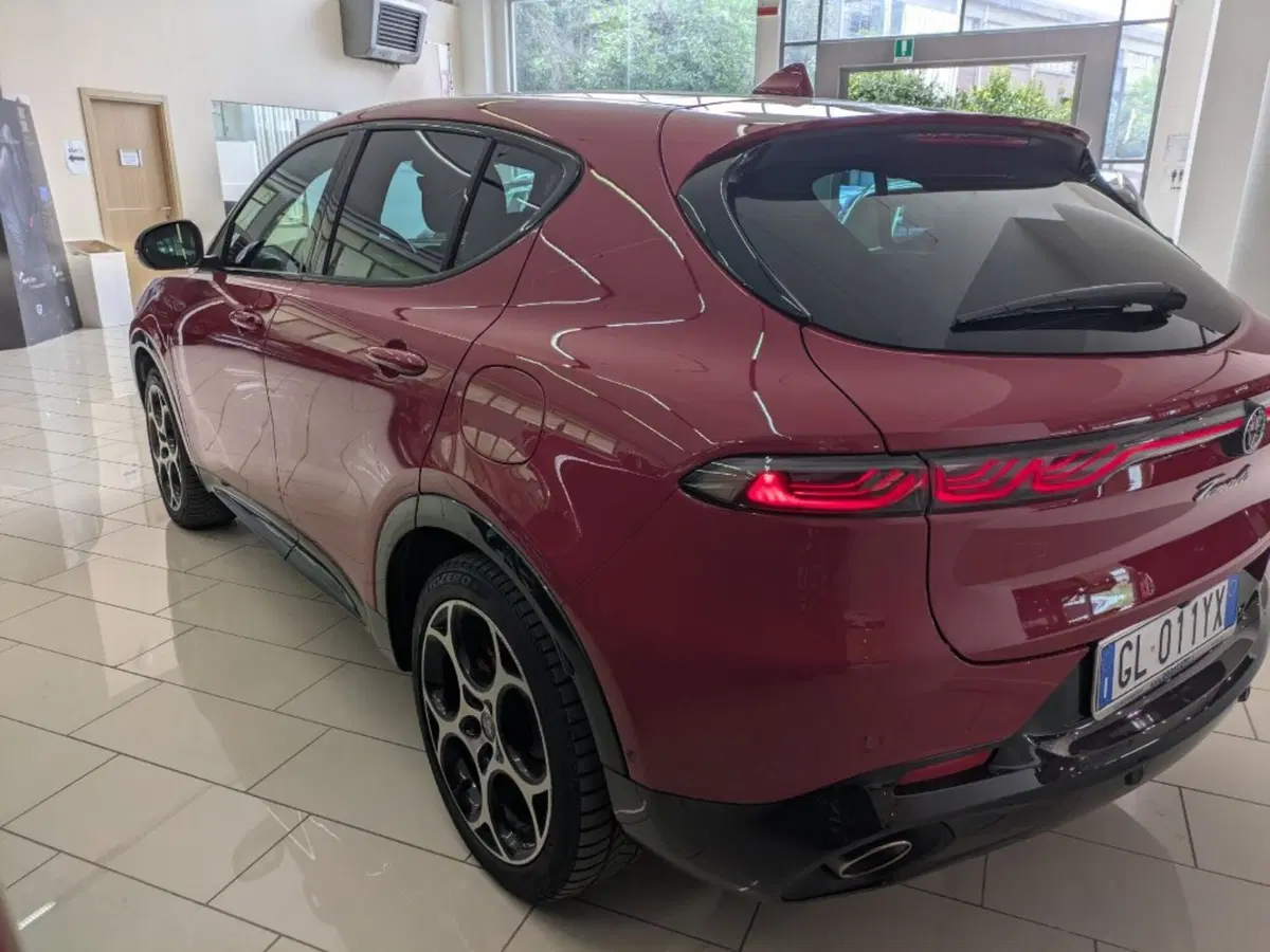 Alfa Romeo Tonale usata a Siena (2)