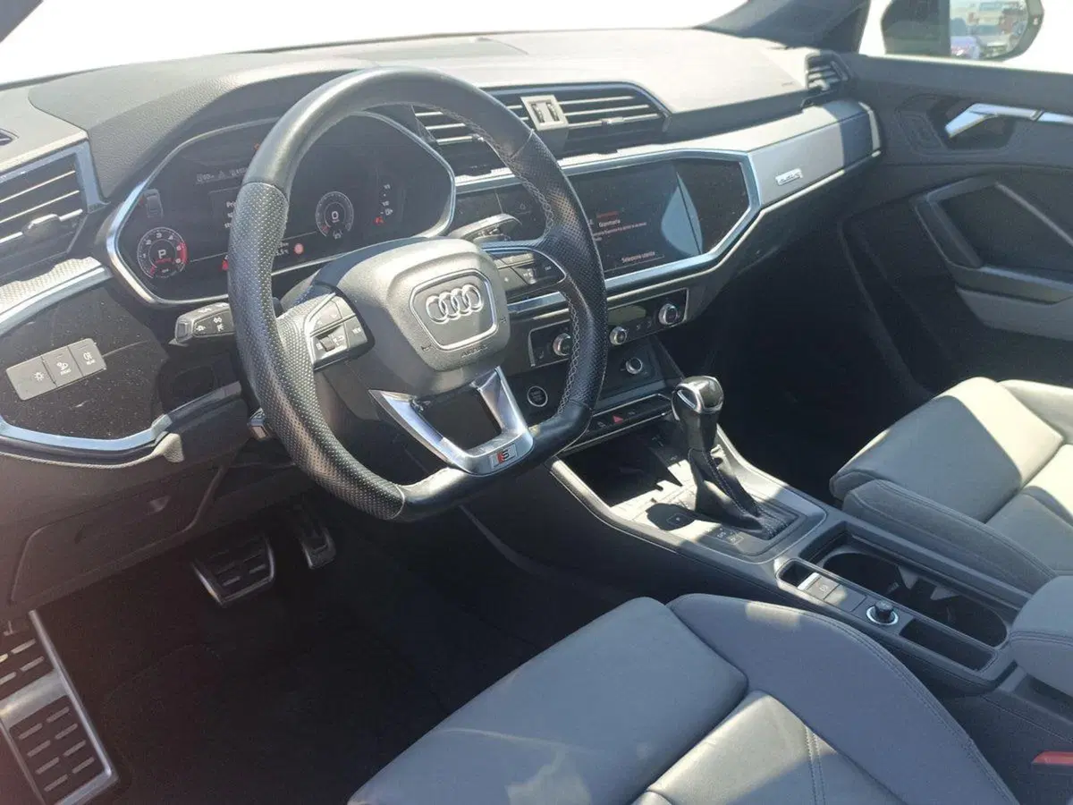 Audi Q3 Sportback usata a Bari (10)