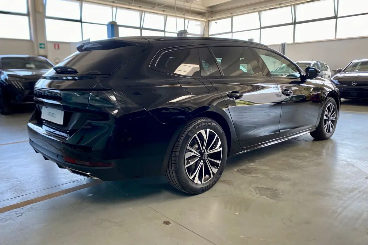 Peugeot 508 SW usata a Bari (7)