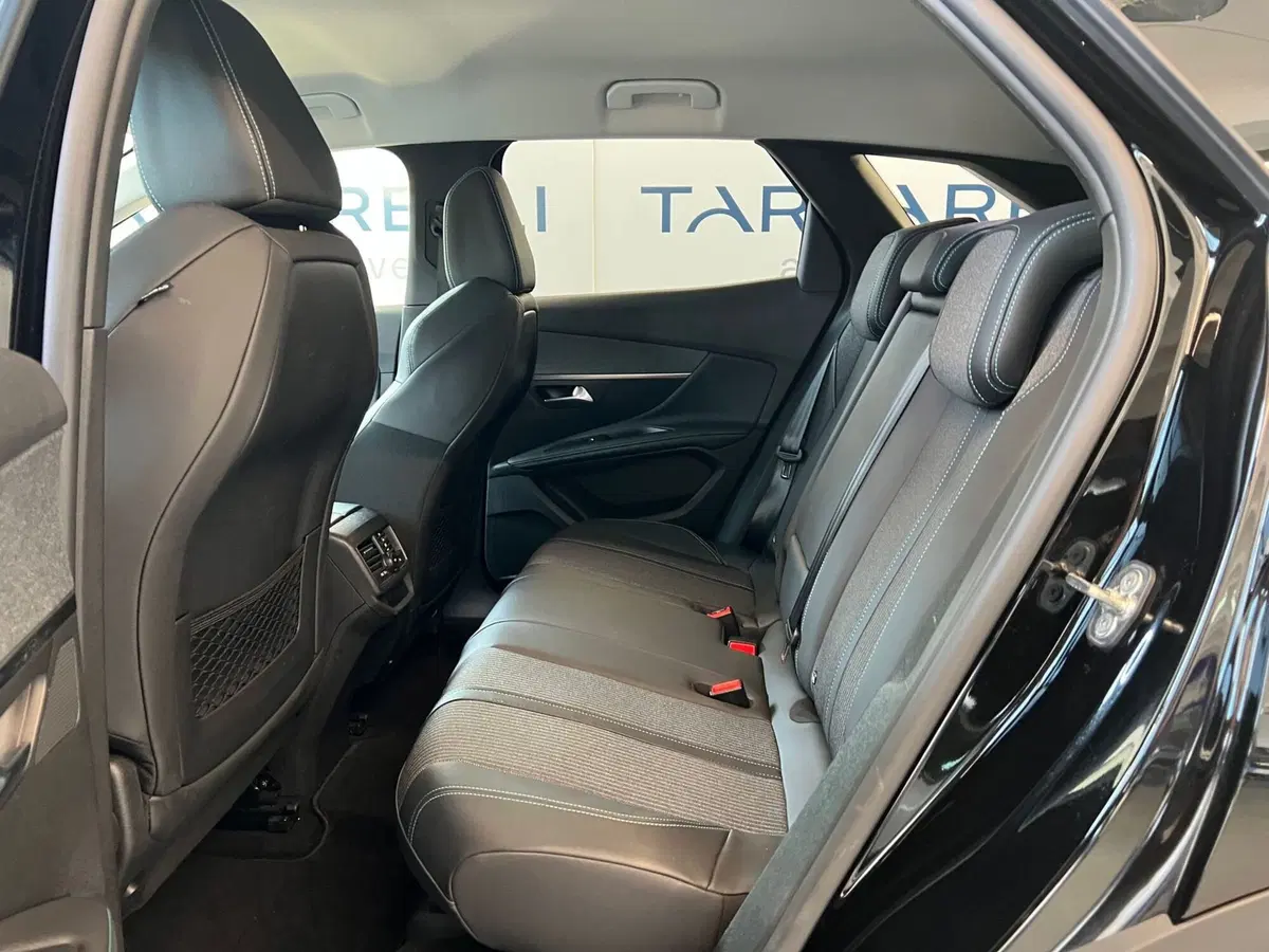 Peugeot 3008 usata a Bari (17)