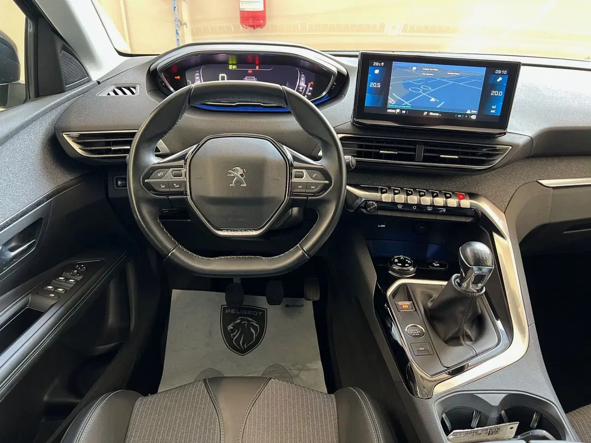 Peugeot 3008 usata a Bari (19)