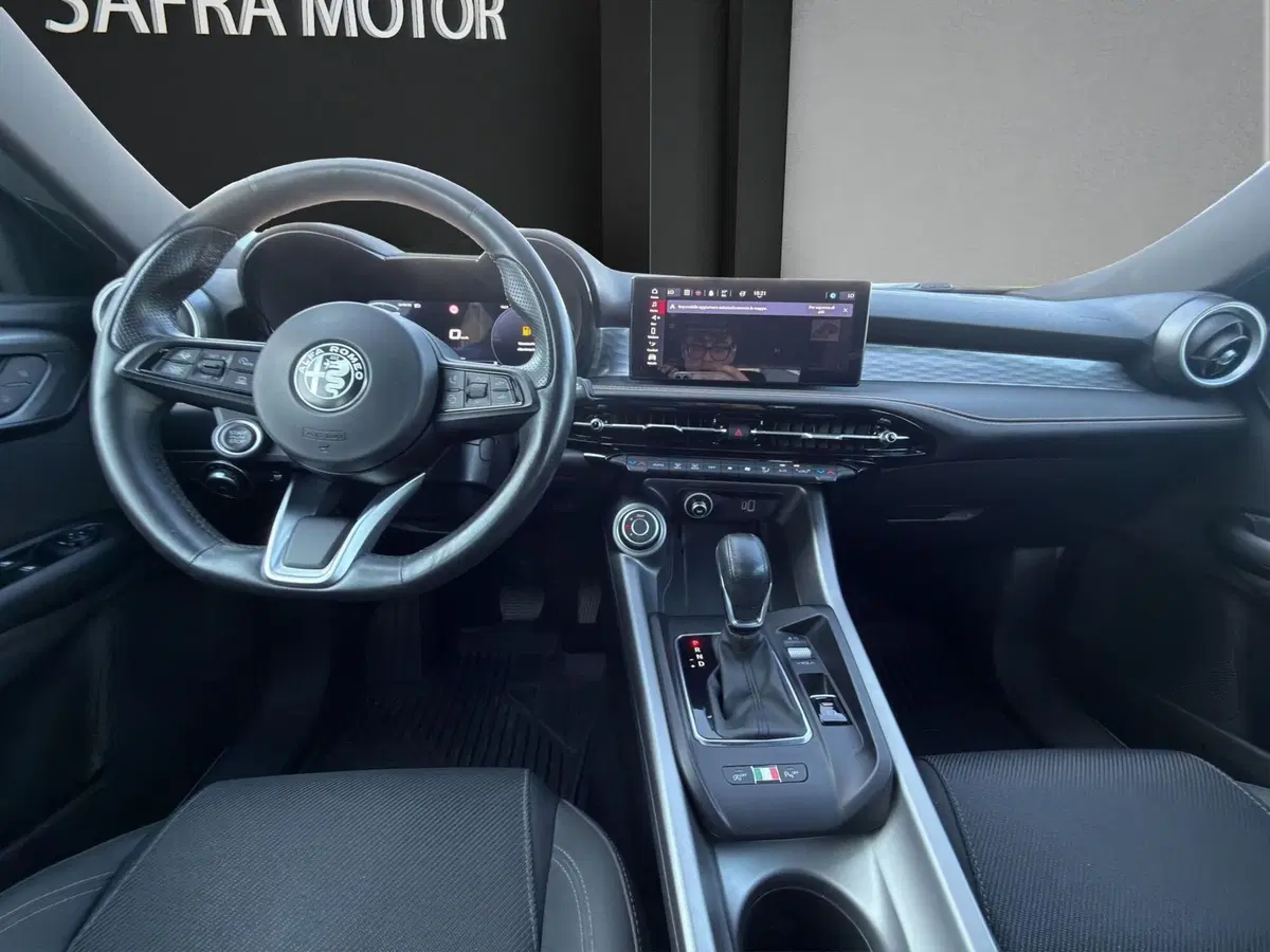 Alfa Romeo Tonale usata a Cosenza (14)