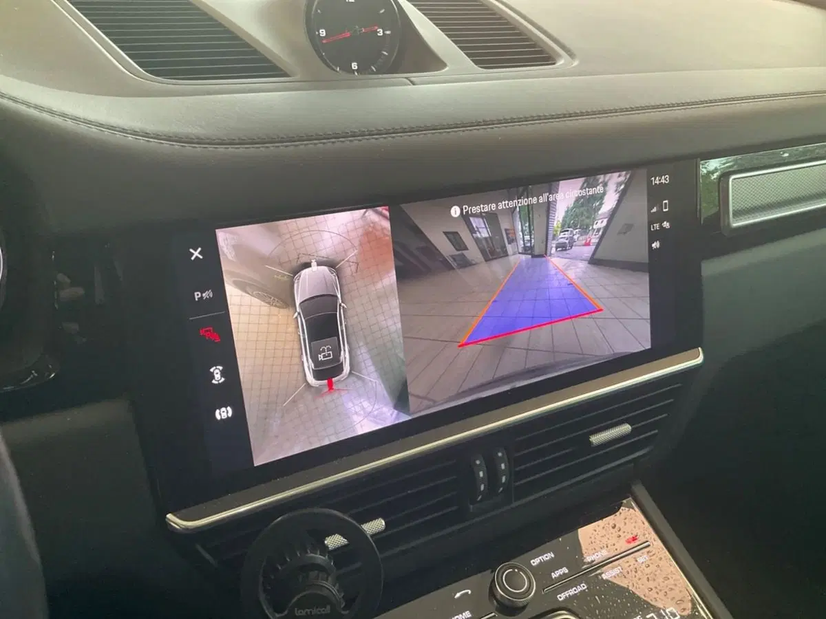 Porsche Cayenne usata a Como (11)