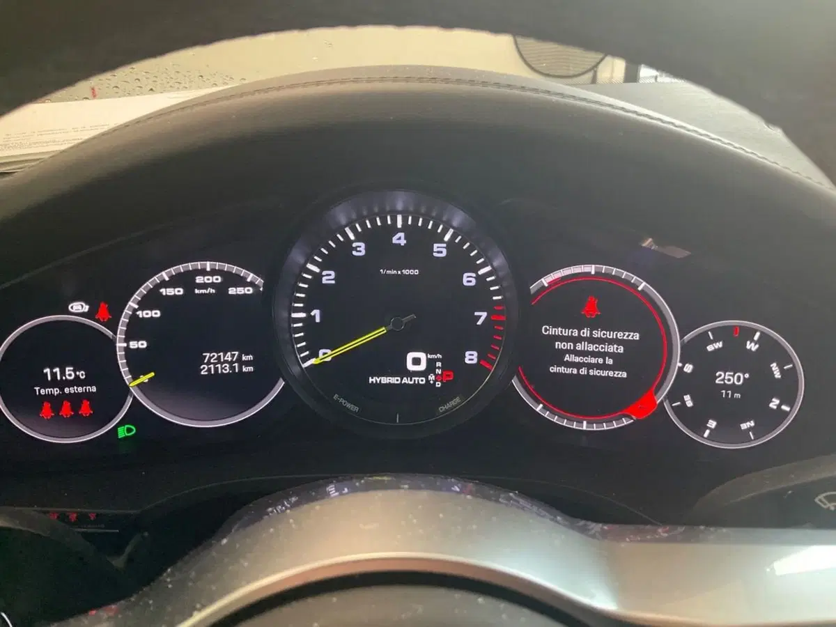 Porsche Cayenne usata a Como (7)