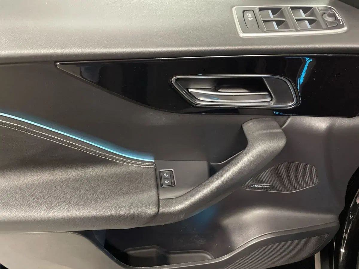 Jaguar F-Pace usata a Macerata (17)