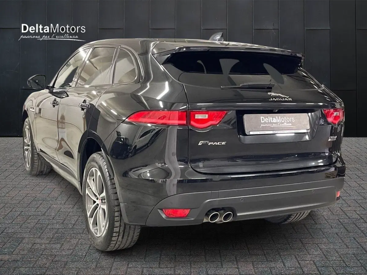 Jaguar F-Pace usata a Macerata (3)